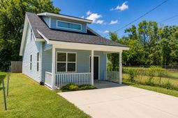 2044 Echo Avenue photo 4