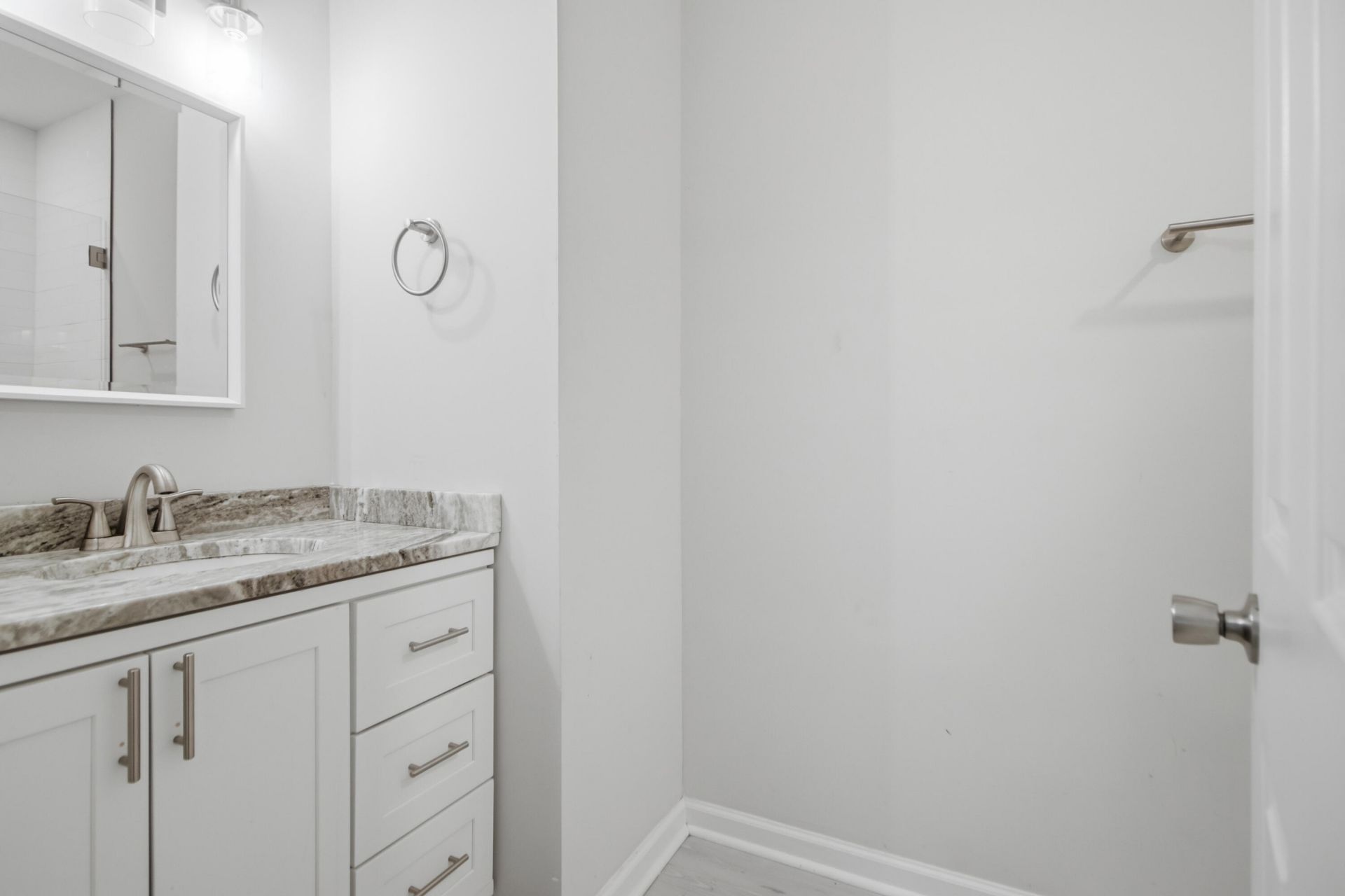 2044 Echo Avenue Photo 22