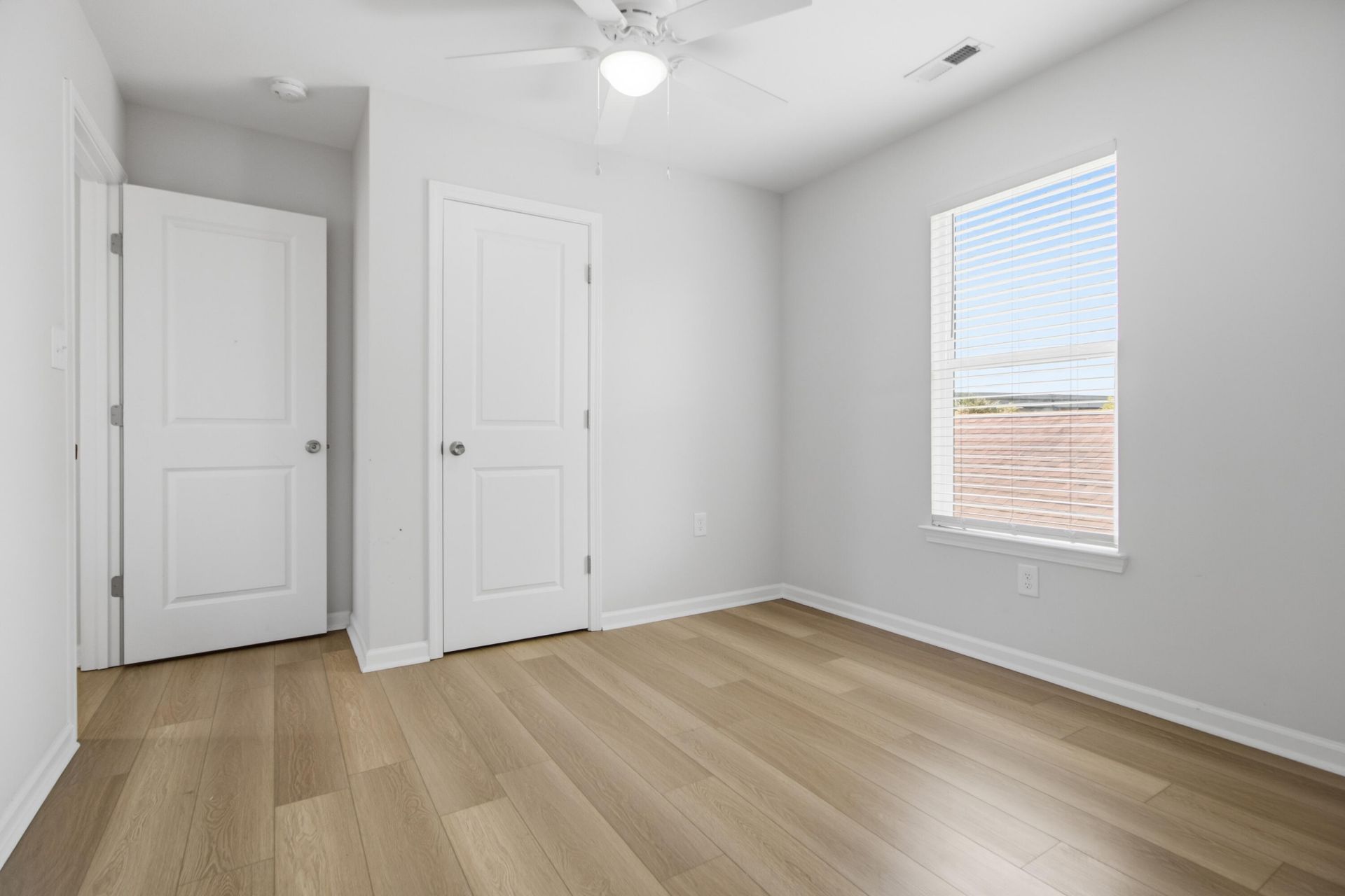 2044 Echo Avenue Photo 29