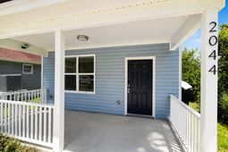 2044 Echo Avenue photo 4