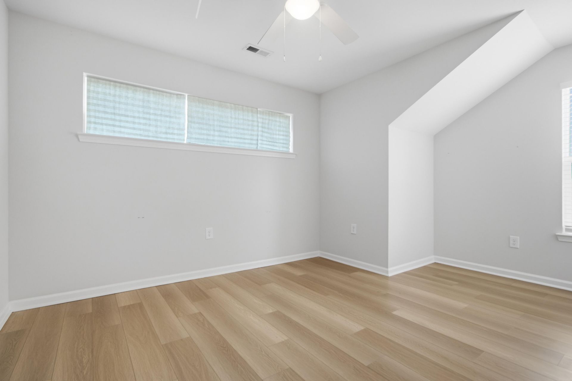 2044 Echo Avenue Photo 30