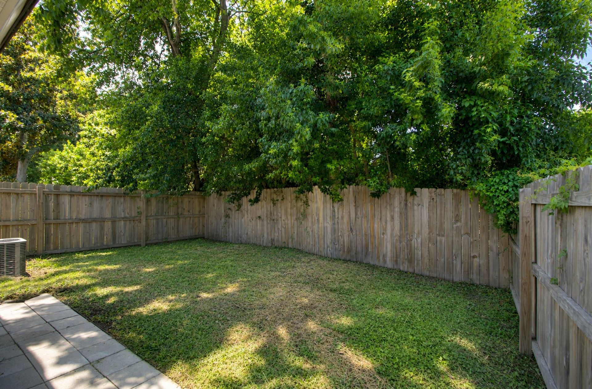 2044 Echo Avenue Photo 34