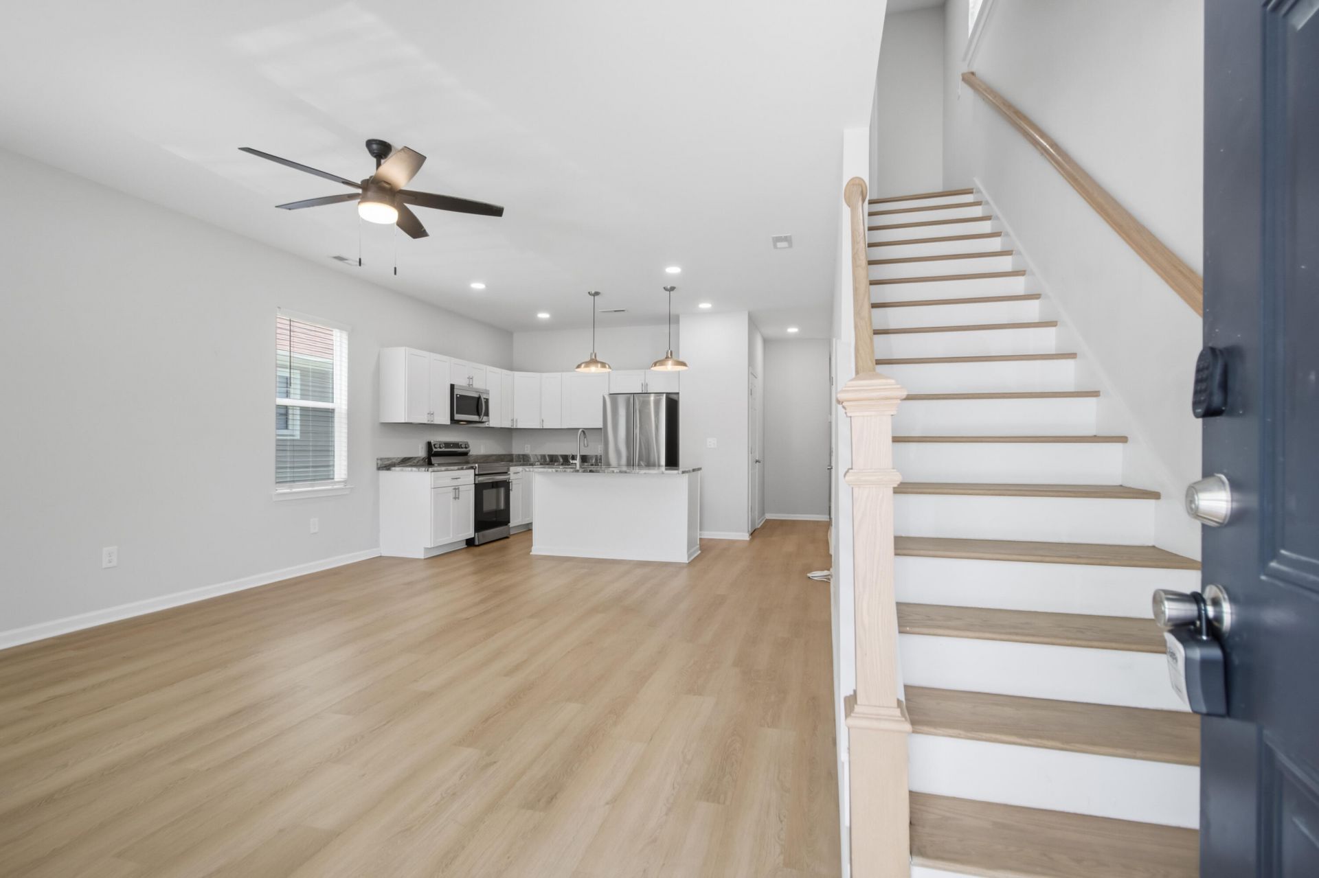 2044 Echo Avenue Photo 5