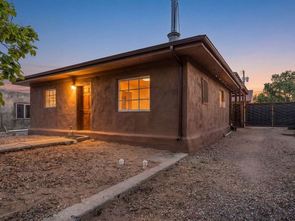 325 Fiesta Street , Santa Fe, NM 87501