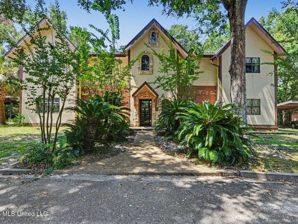 530 N 2nd Street, Bay Saint Louis, MS 39520