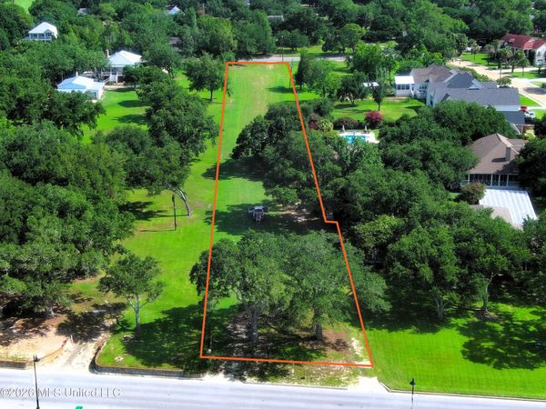 2906 Washington Avenue, Pascagoula, MS 39567