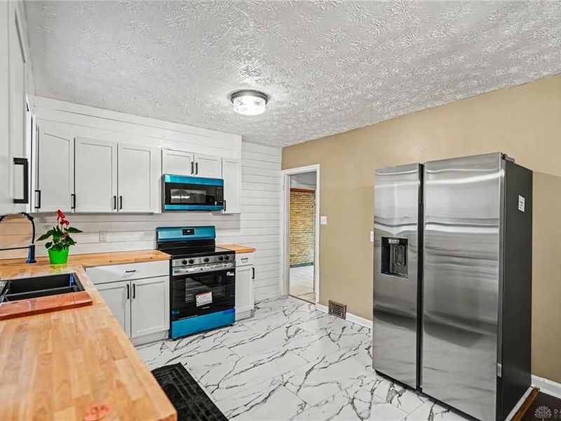 272 Maple Avenue, Centerville, OH 45459 Photo 10