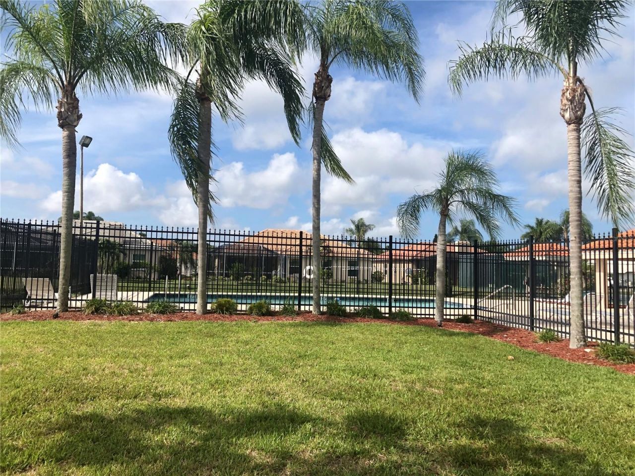 4011 72nd Avenue E, Sarasota, FL 34243 Photo