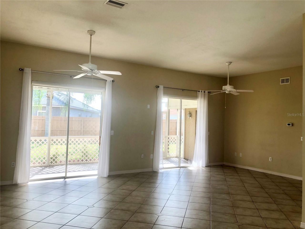 4011 72nd Avenue E, Sarasota, FL 34243 Photo