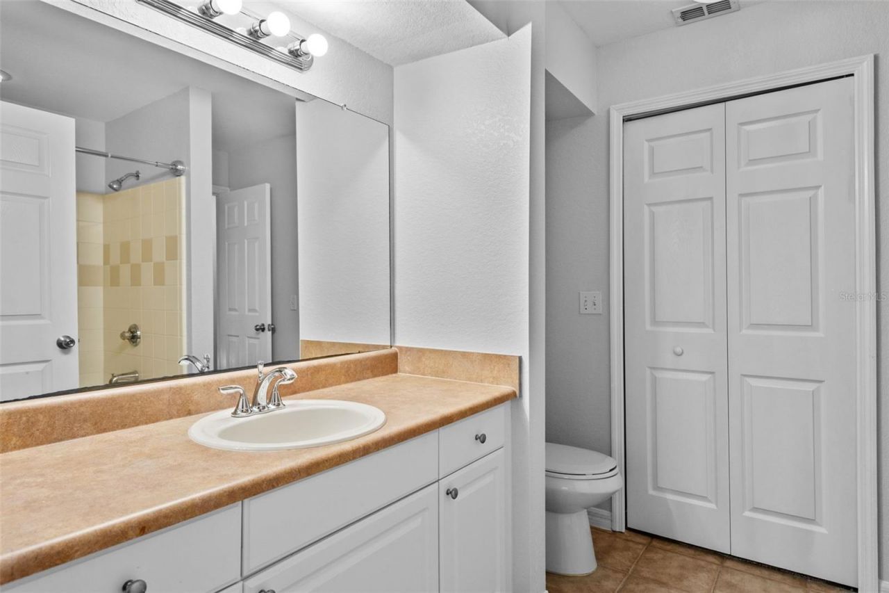5611 Bidwell Parkway, Unit 204, Sarasota, FL 34233 Photo