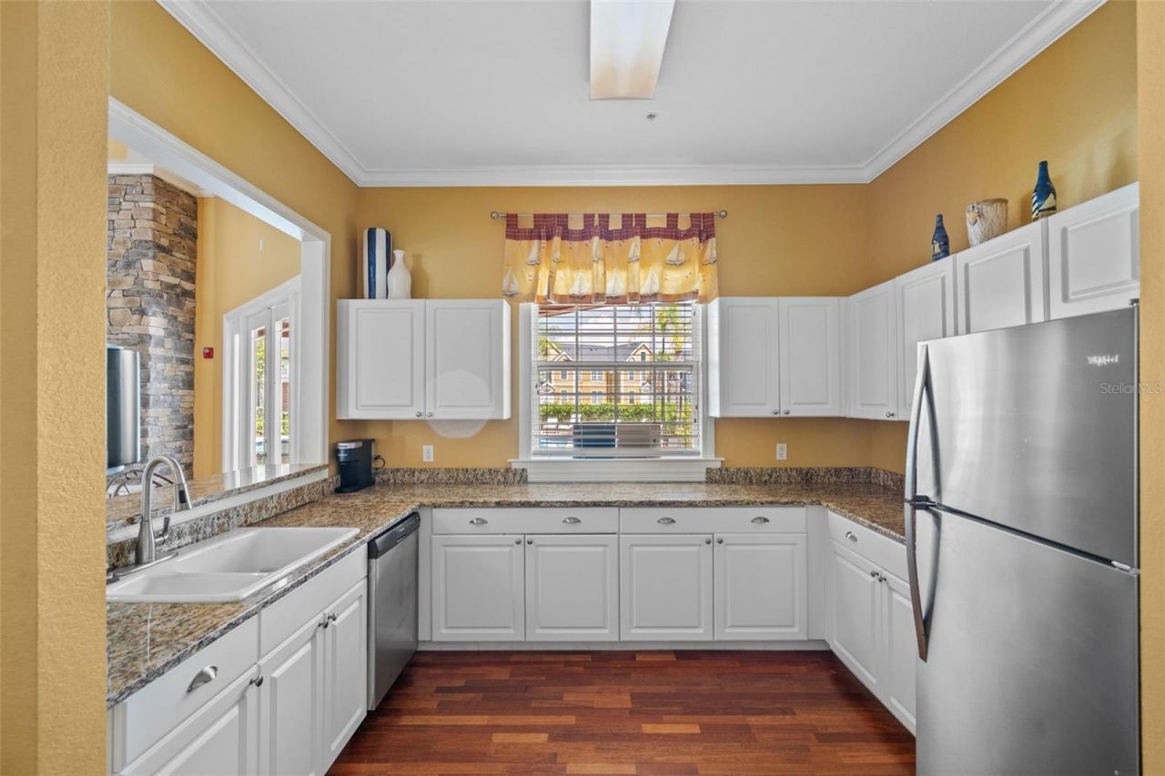 5611 Bidwell Parkway, Unit 204, Sarasota, FL 34233 Photo