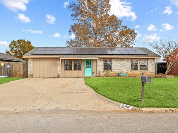 621 S 28th Street, Clinton, OK 73601