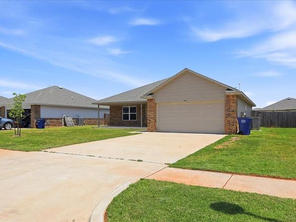 1012 S Blackjack Lane, Mustang, OK 73064