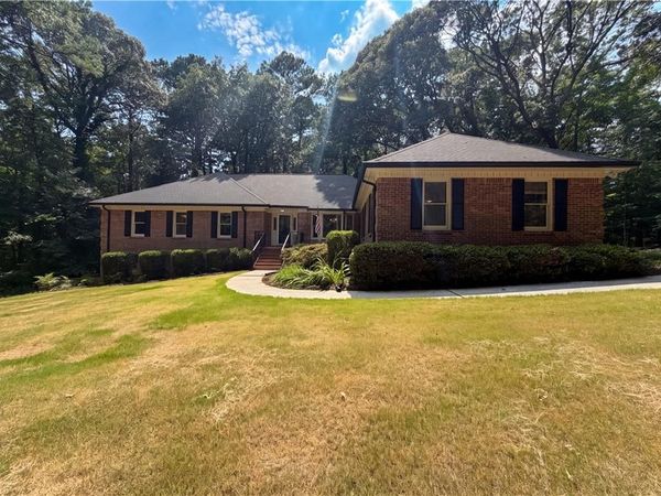 120 Oxford Lane , Fayetteville, GA 30215