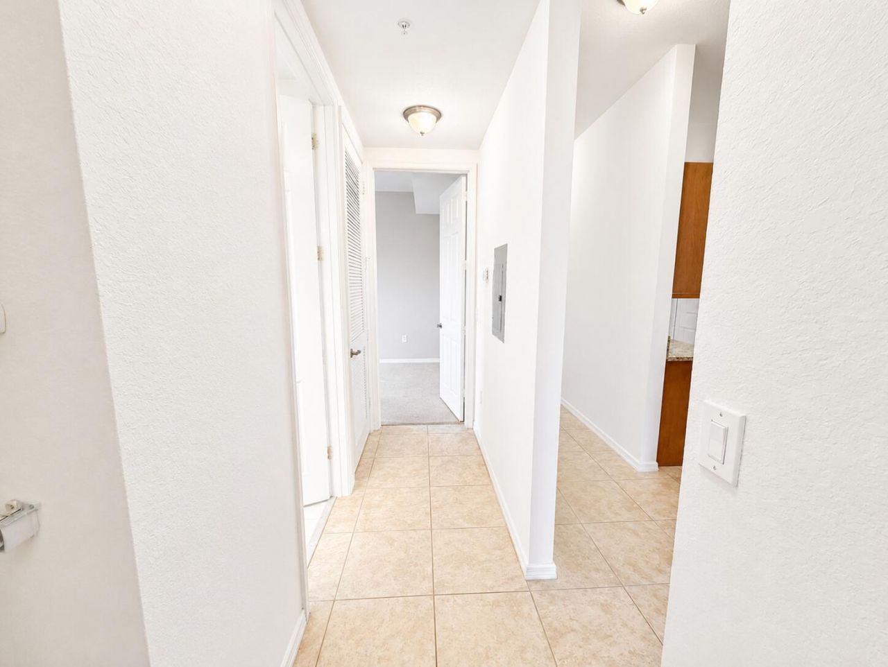 3600 Oaks Clubhouse Drive, Unit 501, Pompano Beach, FL 33069 Photo