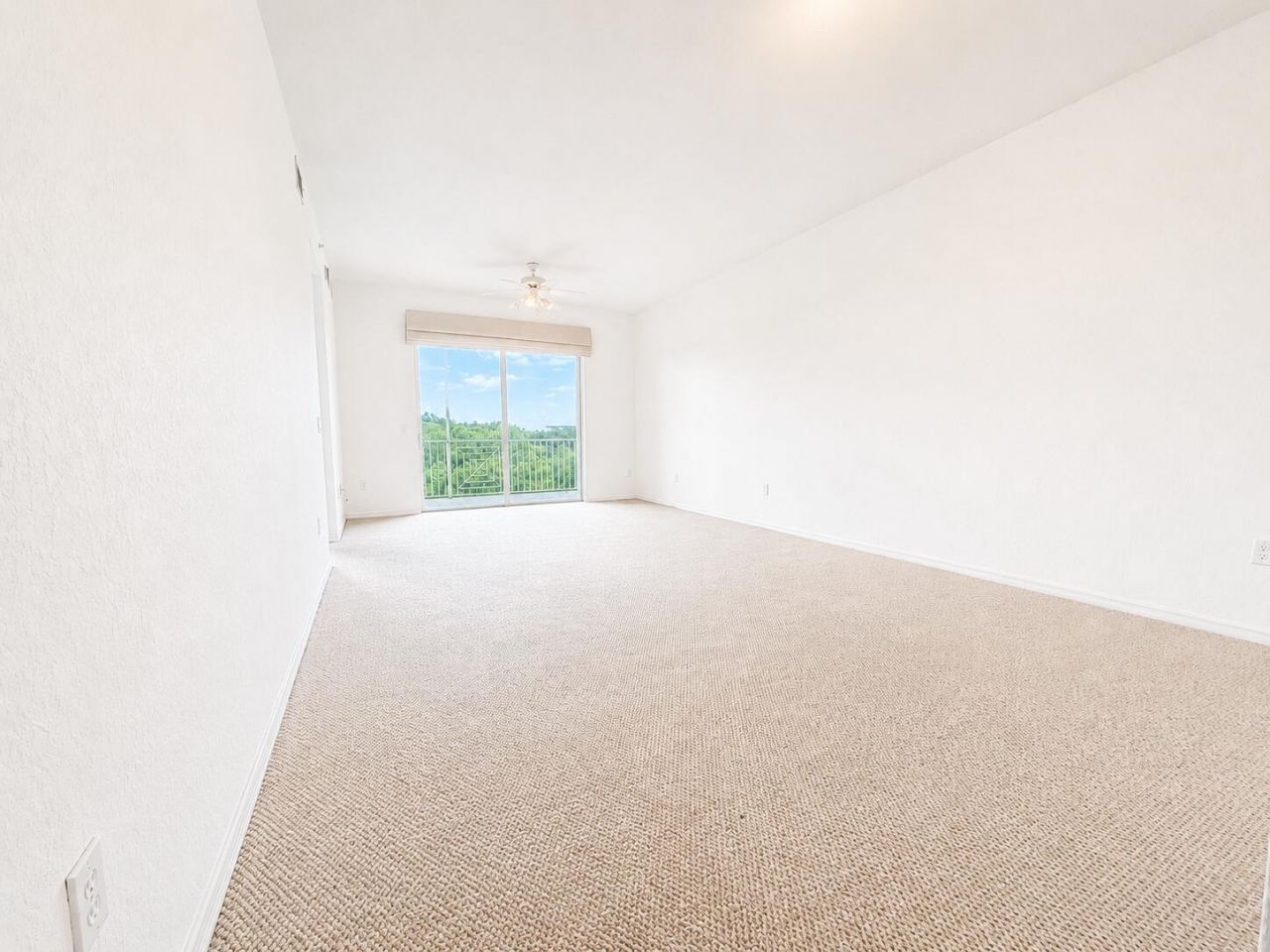 3600 Oaks Clubhouse Drive, Unit 501, Pompano Beach, FL 33069 Photo