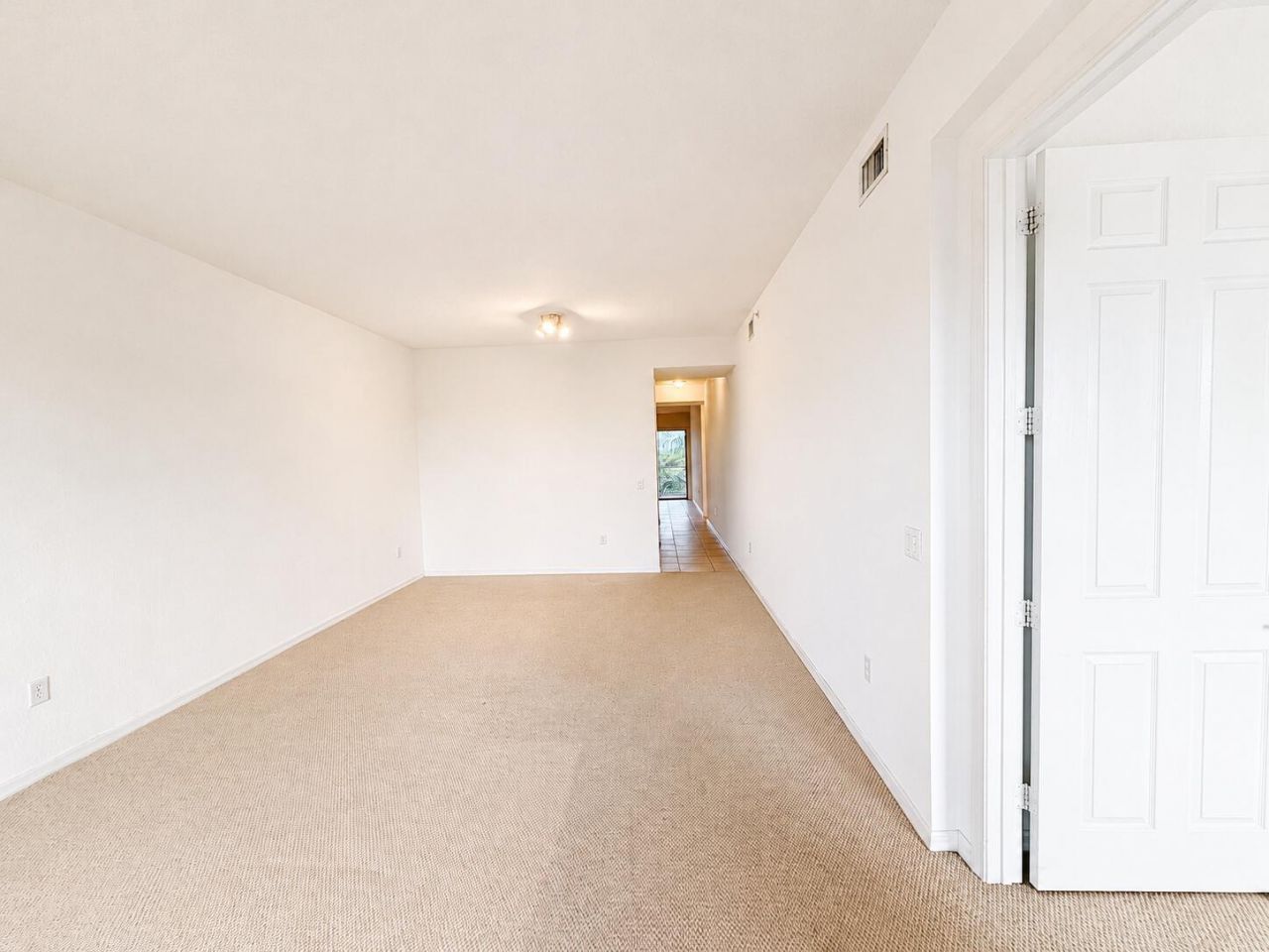 3600 Oaks Clubhouse Drive, Unit 501, Pompano Beach, FL 33069 Photo
