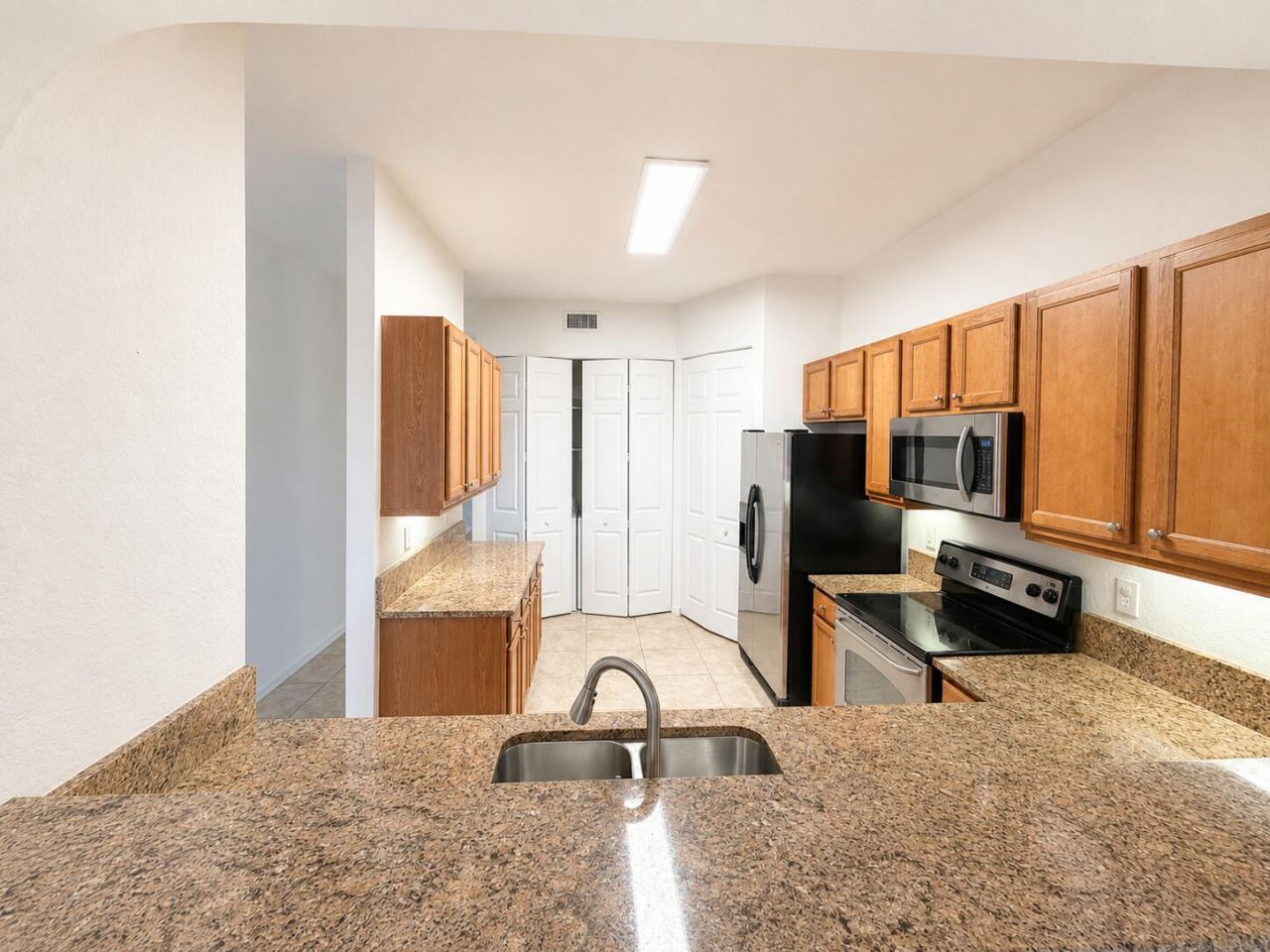 3600 Oaks Clubhouse Drive, Unit 501, Pompano Beach, FL 33069 Photo