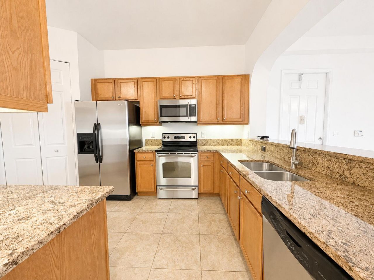 3600 Oaks Clubhouse Drive, Unit 501, Pompano Beach, FL 33069 Photo