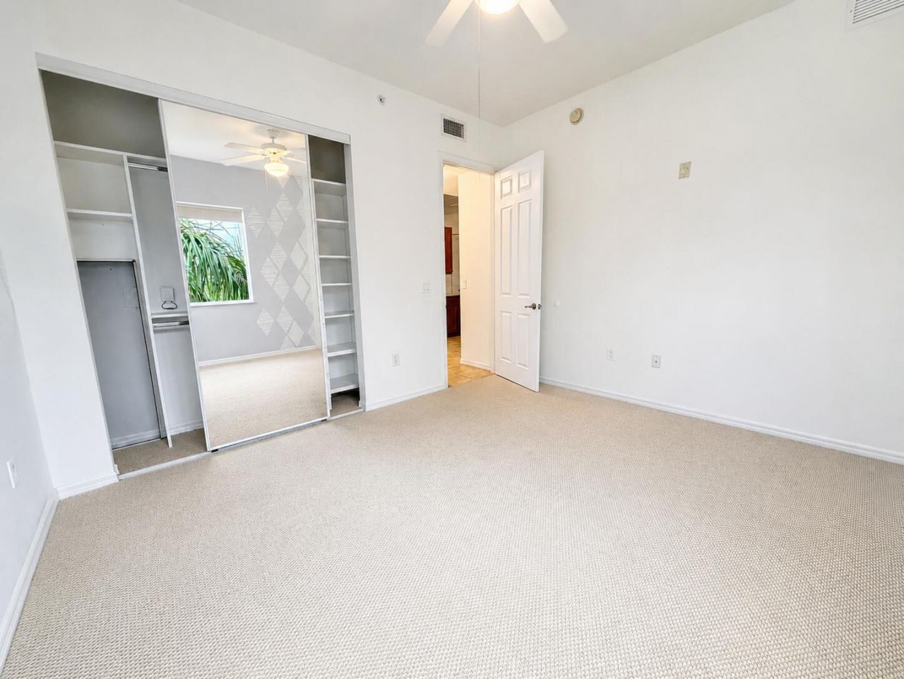 3600 Oaks Clubhouse Drive, Unit 501, Pompano Beach, FL 33069 Photo