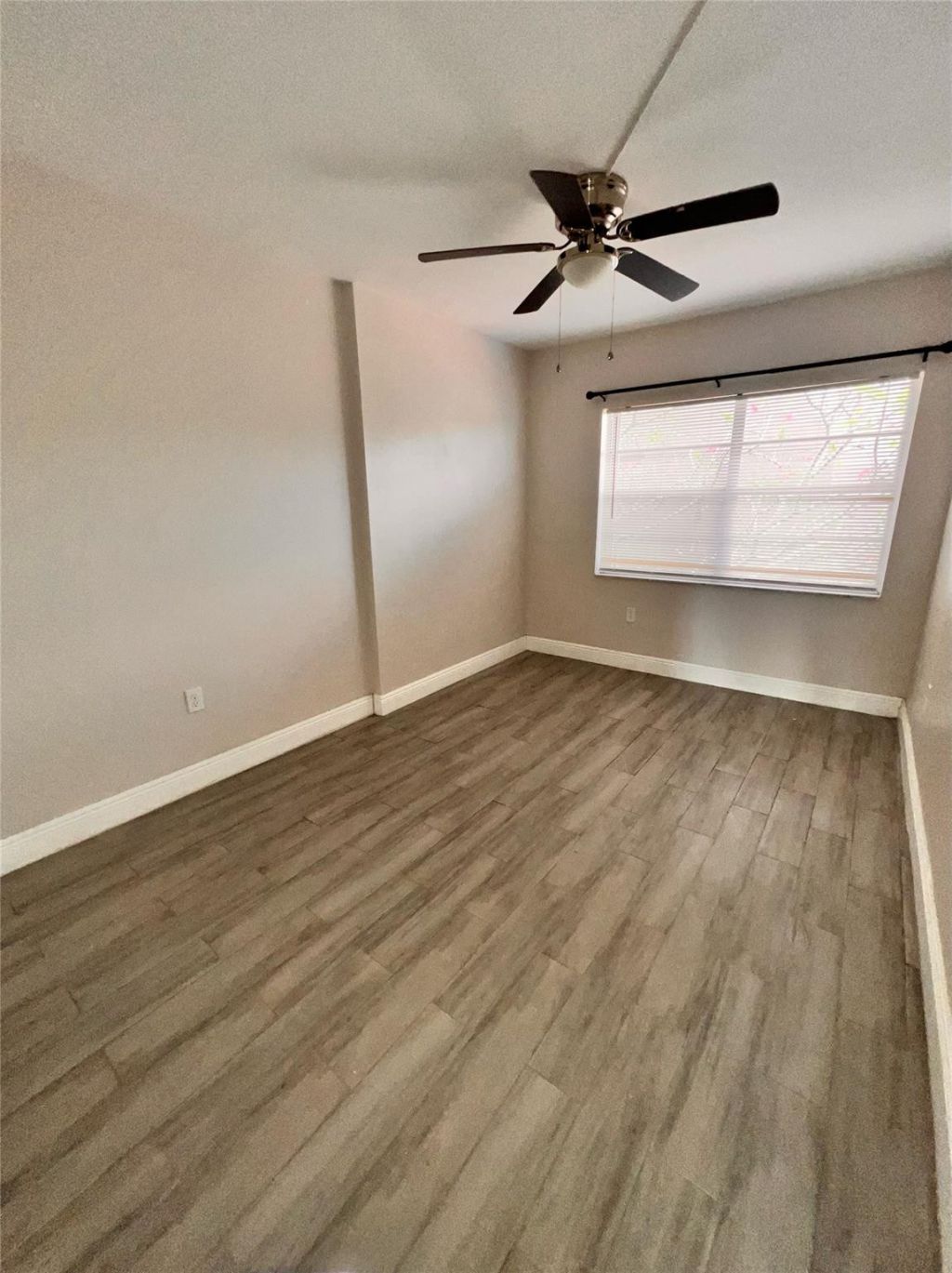 9050 NW 28th Street, Unit 122, Coral Springs, FL 33065 Photo