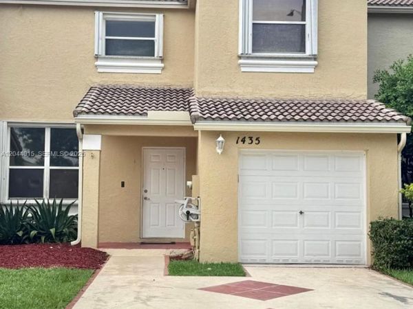 1435 NW 154th Ln , Unit -, Pembroke Pines, FL 33028