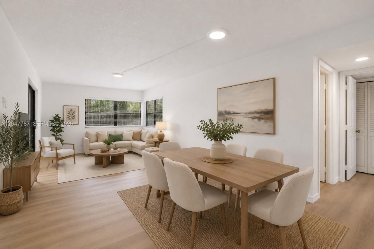 220 Lakeview Dr , Unit 210, Weston, FL 33326 Photo