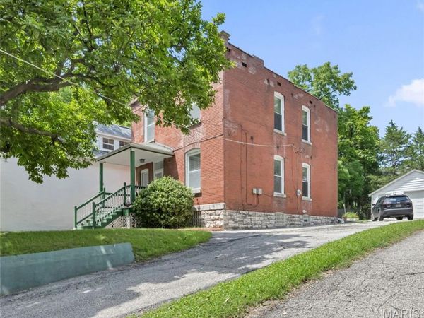 6851 Garner Avenue , St Louis, MO 63139
