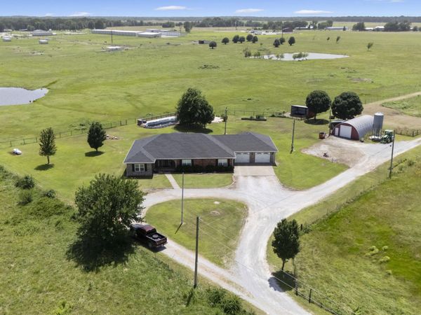 57455 E 230 Road, Afton, OK 74331