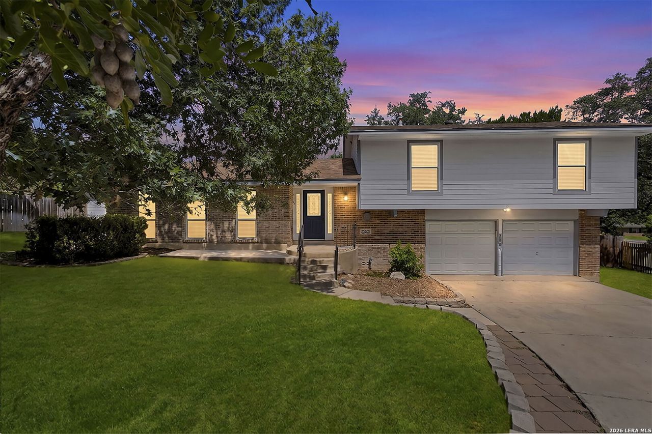 2005 Crooked Creek St, San Antonio, TX 78232 Main Photo