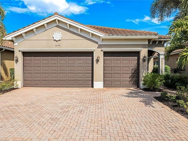 3224 Pacific DR , NAPLES, FL 34119