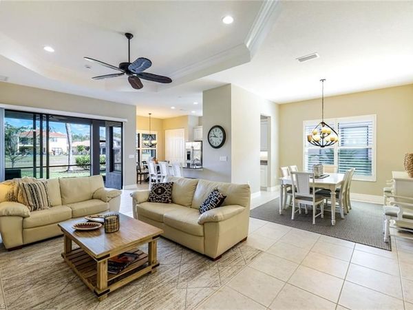 3224 Pacific DR, NAPLES, FL 34119