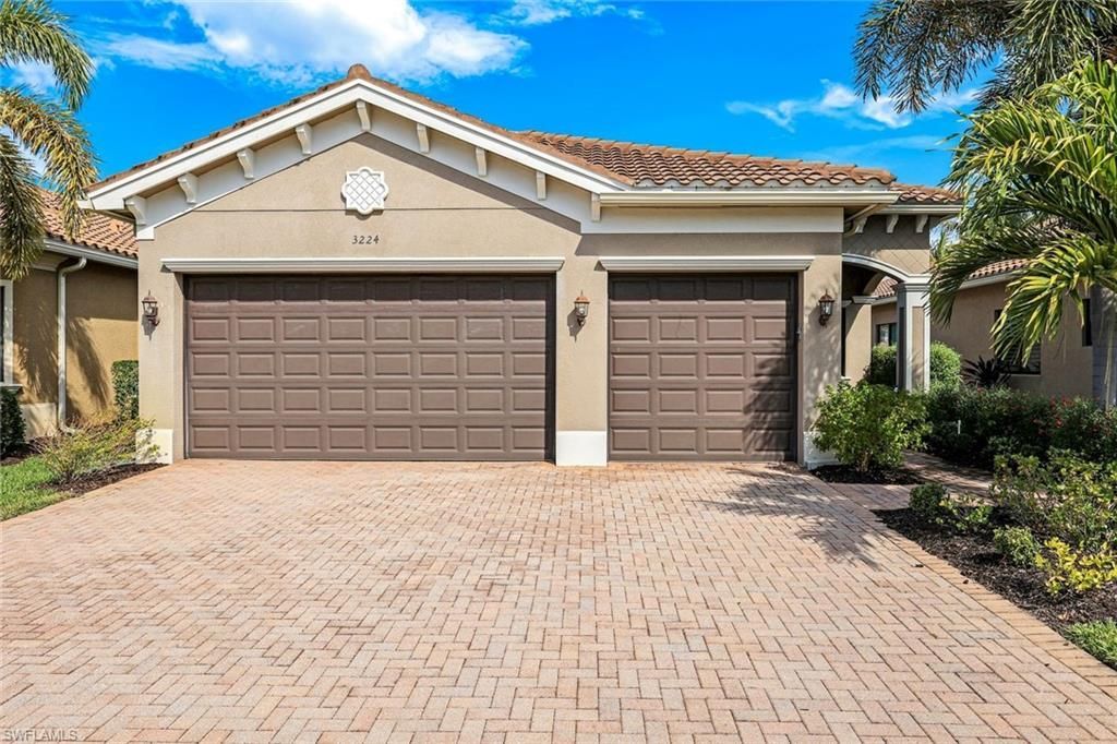 3224 Pacific Dr, Naples, FL 34119 Photo