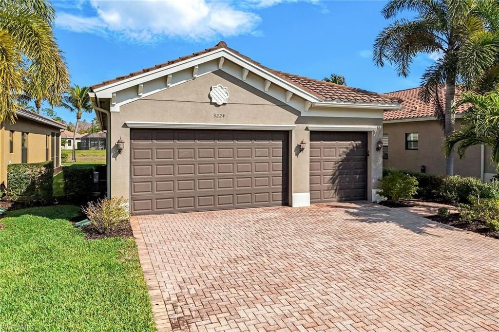 3224 Pacific Dr, Naples, FL 34119 Photo