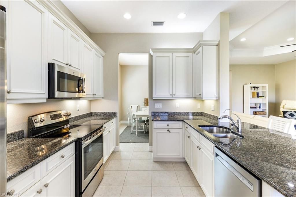 3224 Pacific Dr, Naples, FL 34119 Photo