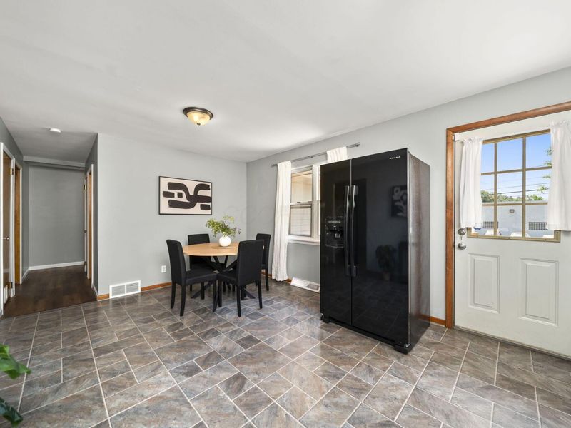 53 E Hocking Street , Canal Winchester, OH 43110 Photo 14