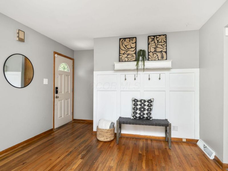 53 E Hocking Street , Canal Winchester, OH 43110 Photo 6