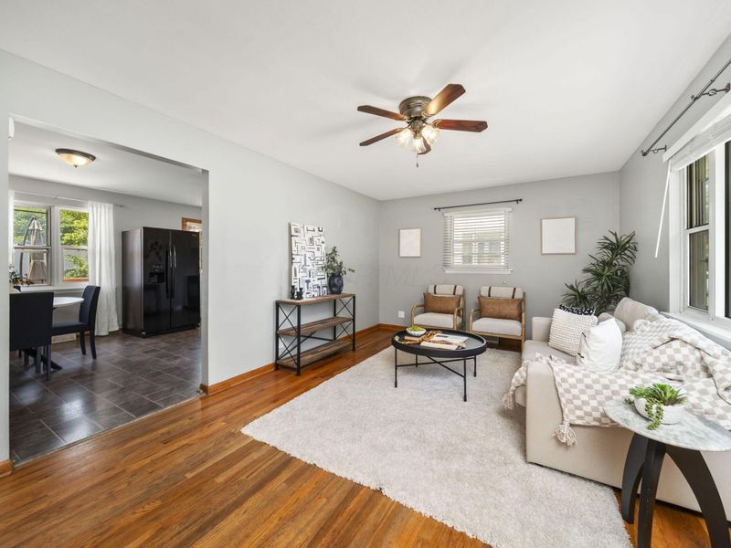 53 E Hocking Street , Canal Winchester, OH 43110 Photo 8