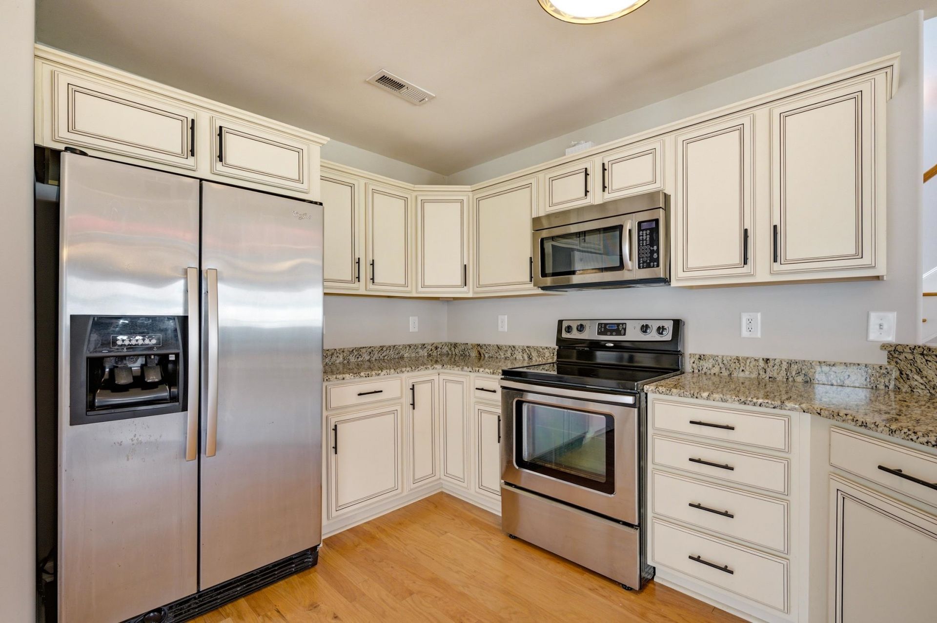 1425 Holtzman St. Photo 23