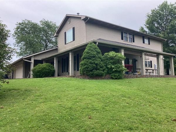 2216 Country Club Drive, Chillicothe, MO 64601