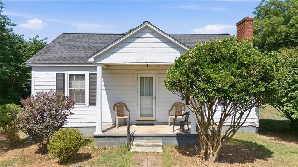 3838 Old Lexington Road, Winston-Salem, NC 27107 Main Photo