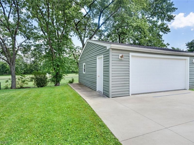 751 Dresden Drive, Hubbard, OH 44425 Photo 21