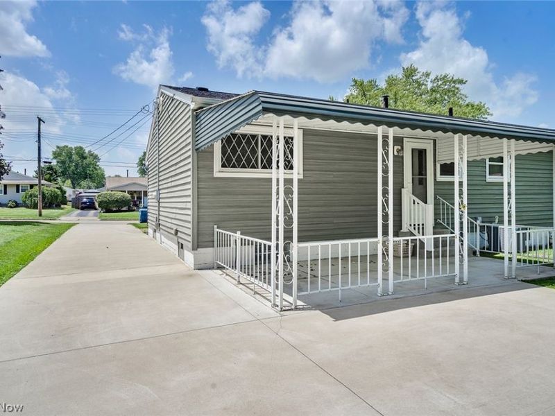 751 Dresden Drive, Hubbard, OH 44425 Photo 23