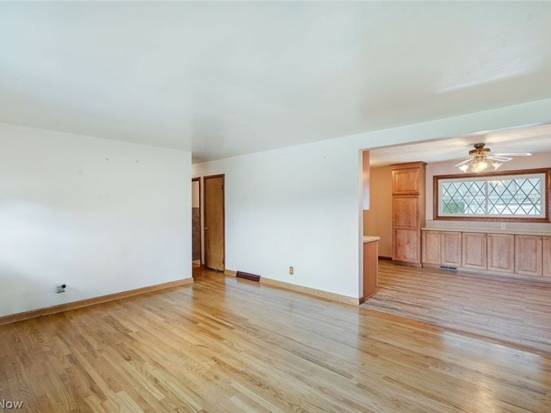 751 Dresden Drive, Hubbard, OH 44425 Photo 8