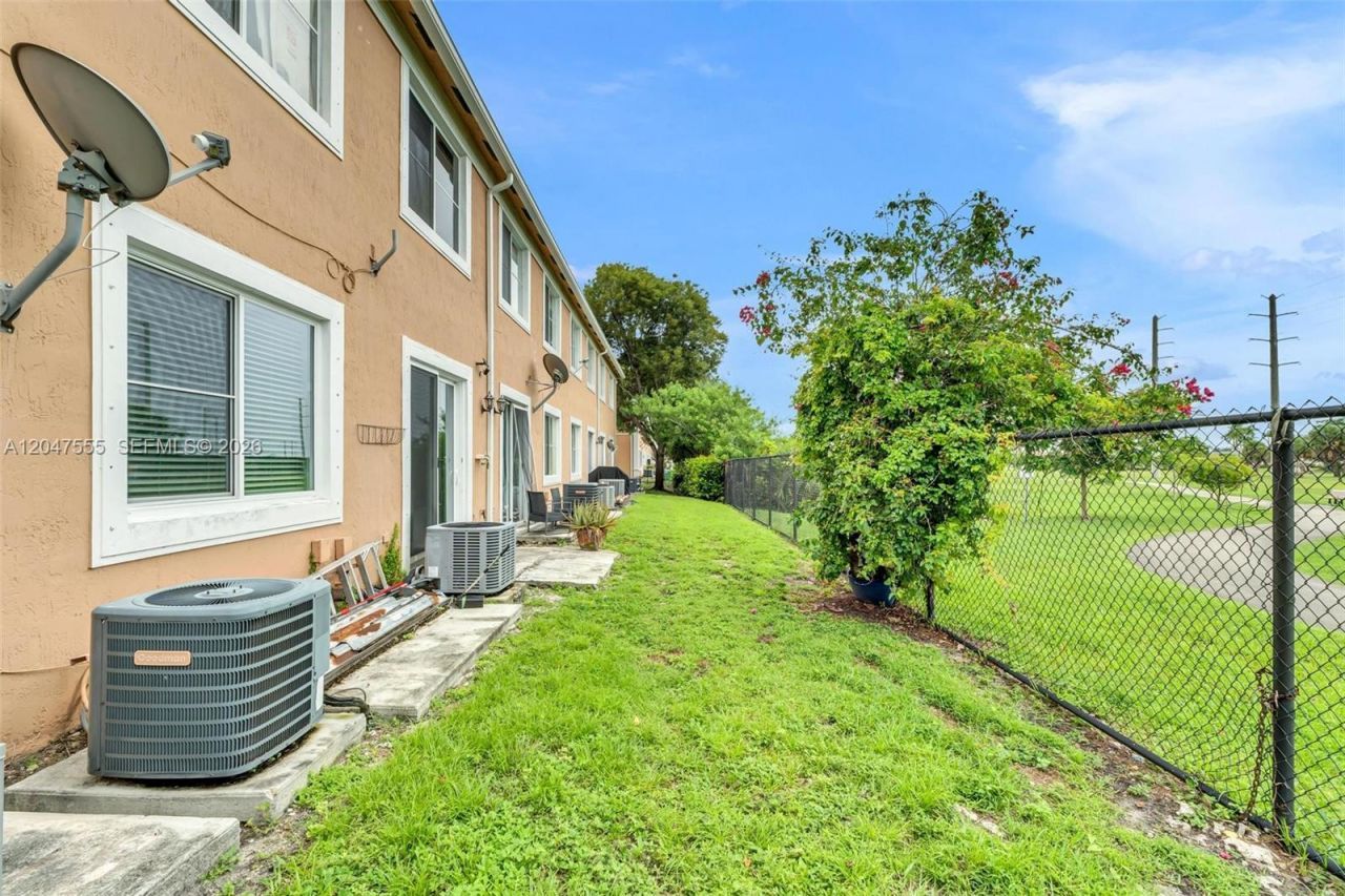 17820 NW 73rd Ave , Unit 103-1, Hialeah, FL 33015 Photo