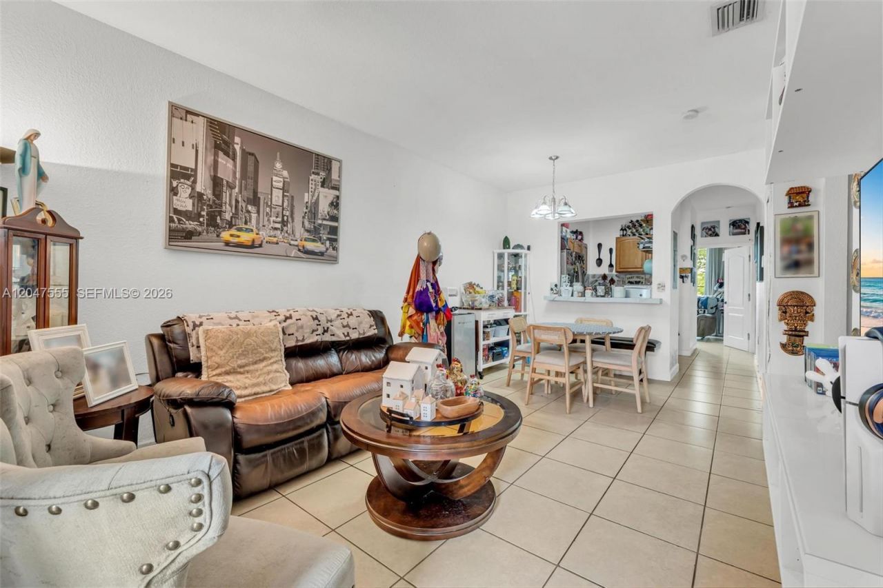 17820 NW 73rd Ave , Unit 103-1, Hialeah, FL 33015 Photo