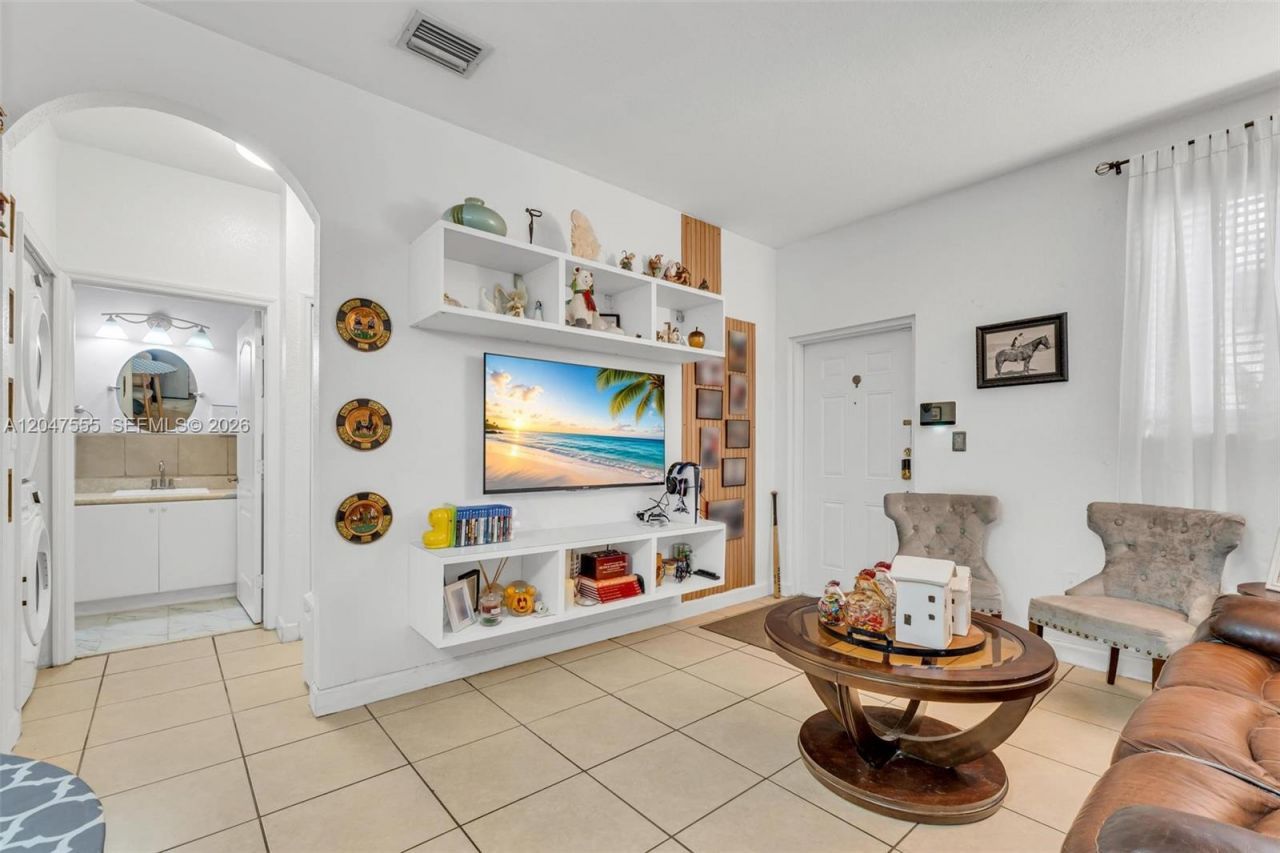 17820 NW 73rd Ave , Unit 103-1, Hialeah, FL 33015 Photo