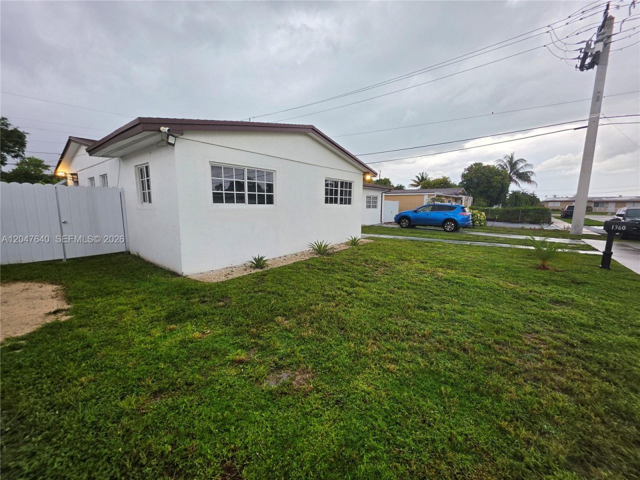 1360 NW 172nd St , Miami Gardens, FL 33169 Photo