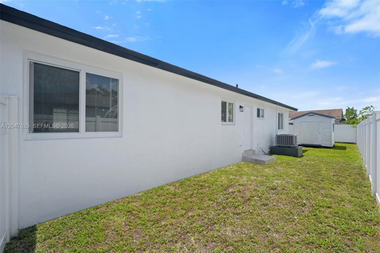 5580 Plunkett St , Hollywood, FL 33021 Photo