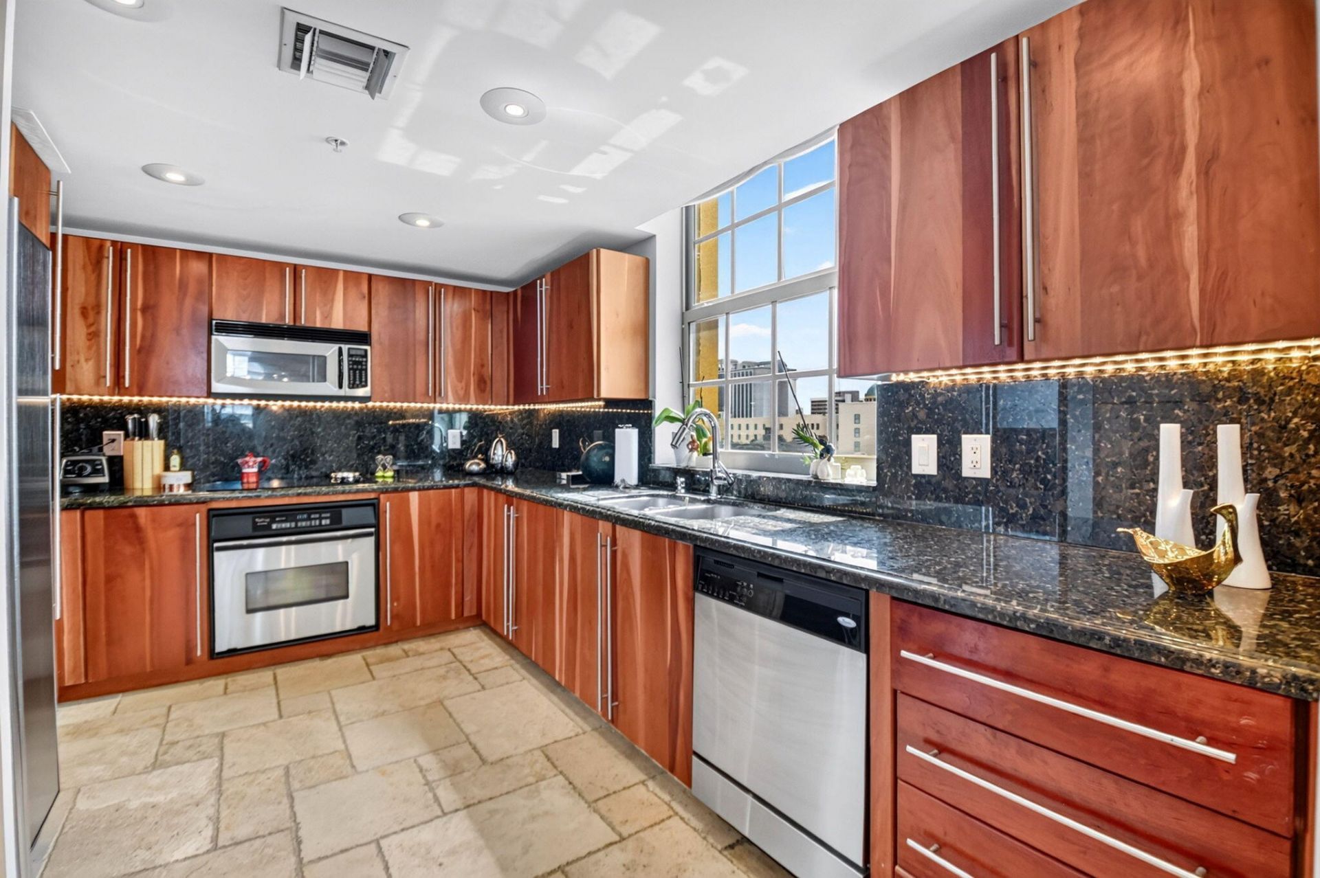 610 Clematis Street, Unit 424, West Palm Beach, FL 33401 Photo